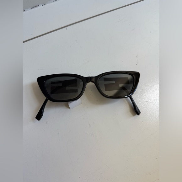 Fendi Black Rectangular Sunglasses - Picture 3 of 5